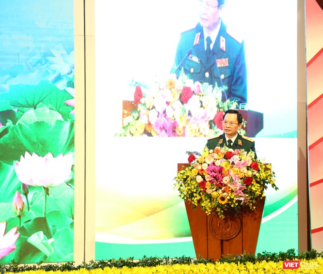 Tổng Bí thư Nguyễn Phú Trọng dự lễ đón danh hiệu Anh hùng lần thứ 3 của BV Trung ương Quân đội 108 ảnh 3