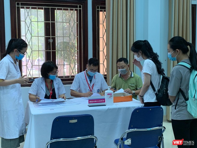 Trường Đại học Y Hà Nội: Đã tổ chức tiêm hơn 5.000 liều vaccine AstraZeneca an toàn và hiệu quả ảnh 1