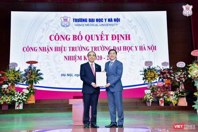 GS.TS. Nguyễn Hữu Tú trở thành tân Hiệu trưởng Trường Đại học Y Hà Nội ảnh 1