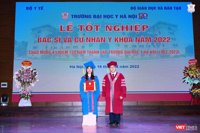 Trường ĐH Y Hà Nội: Trao bằng tốt nghiệp cho 908 tân bác sĩ và cử nhân y khoa của khóa học đặc biệt ảnh 2