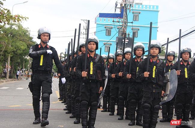 Hơn 2.000 cảnh sát diễn tập chống khủng bố bảo vệ APEC tại Đà Nẵng ảnh 11