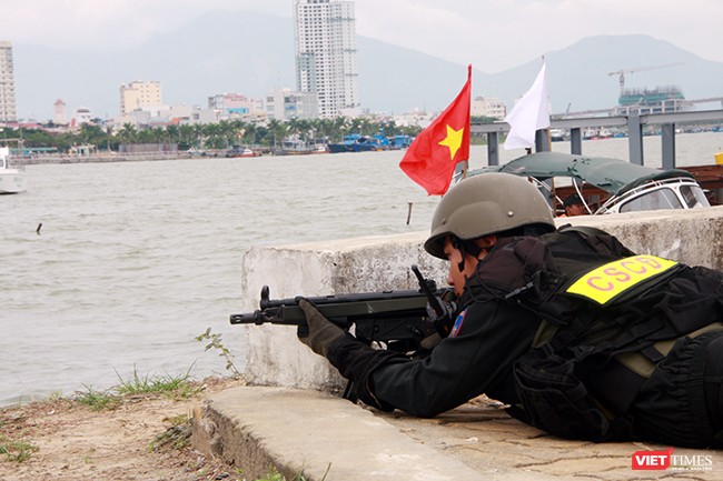 Hơn 2.000 cảnh sát diễn tập chống khủng bố bảo vệ APEC tại Đà Nẵng ảnh 29