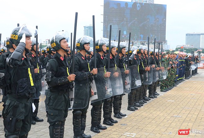 Hơn 2.000 cảnh sát diễn tập chống khủng bố bảo vệ APEC tại Đà Nẵng ảnh 14