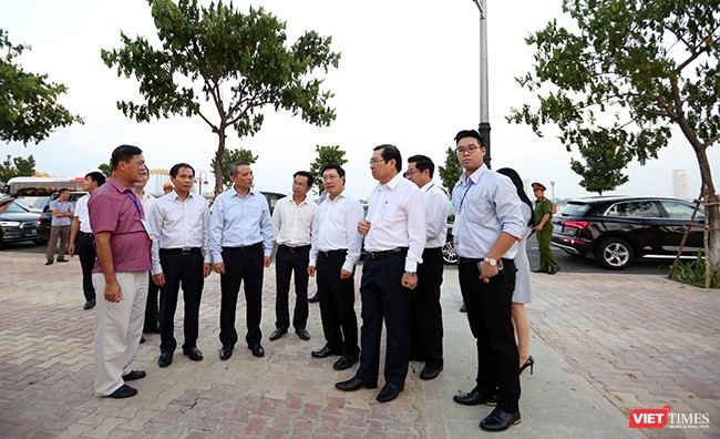 Phó Thủ tướng, Bộ trưởng Bộ Ngoại giao Phạm Bình Minh tại Công viên APEC