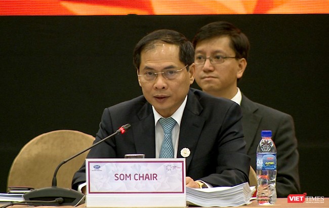 Thứ trưởng thường trực Bộ Ngoại giao Bùi Thanh Sơn, Chủ tịch SOM APEC Việt Nam chủ trì Hội nghị