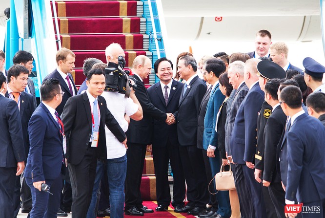 Lãnh đạo Đà Nẵng trong chuyến đón Tổng thống Nga Putin đến tham dự Tuần lễ cấp cao APEC 2017 diễn ra tại Đà Nẵng