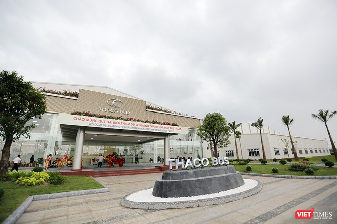 Nhà máy Bus Thaco là Nhà máy sản xuất, lắp ráp xe bus lớn nhất Việt Nam và khu vực Đông Nam Á được trang bị hệ thống lắp ráp và sản xuất tự động với tỷ lệ nội địa hóa lên đến hơn 40%.