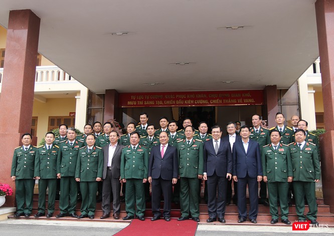 Sáng 11/2, tại Đà Nẵng, Thủ tướng Chính phủ Nguyễn Xuân Phúc đã có chuyến thăm hỏi, động viên và chúc Tết cán bộ chiến sĩ Bộ Tư lệnh Quân khu V.