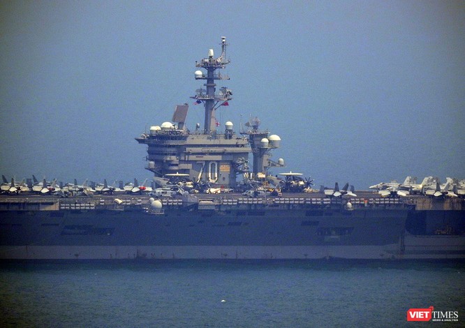 Cận cảnh siêu tàu sân bay Mỹ USS Carl Vinson đang neo đậu Tiên Sa ảnh 7