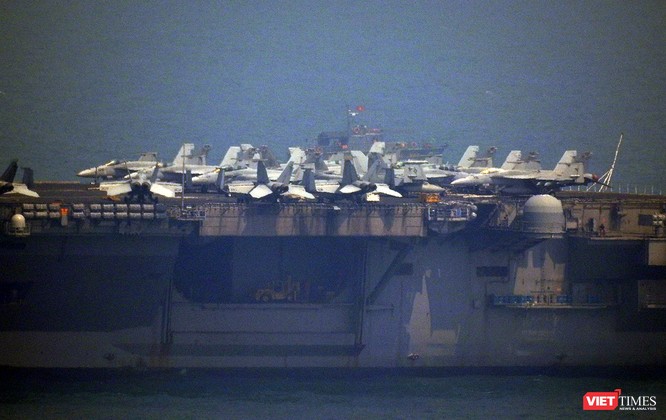 Hình ảnh đầu tiên về đội tàu sân bay Mỹ trên Vịnh Đà Nẵng