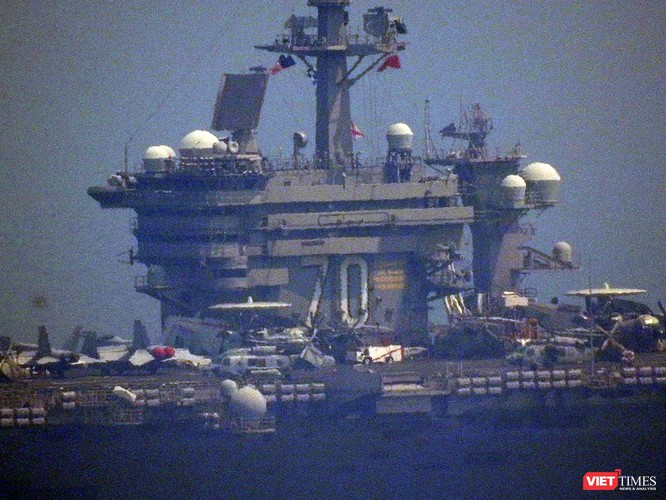 Cận cảnh siêu tàu sân bay Mỹ USS Carl Vinson đang neo đậu Tiên Sa ảnh 10