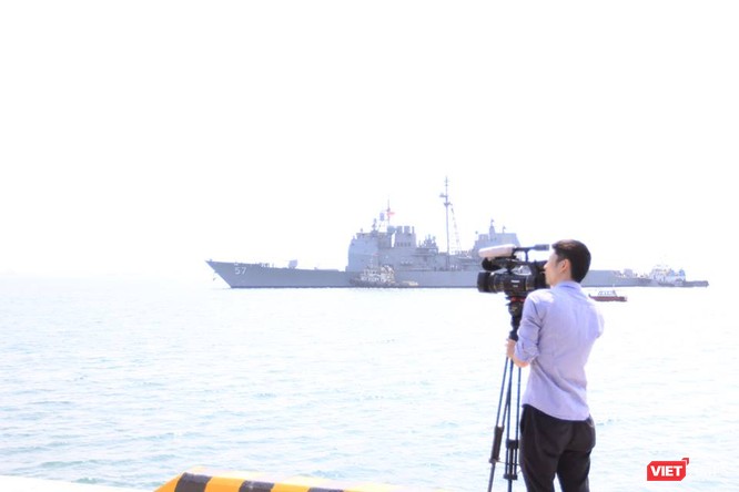 Sức mạnh của tuần dương hạm hộ tống siêu hàng không mẫu hạm đến Đà Nẵng ảnh 4