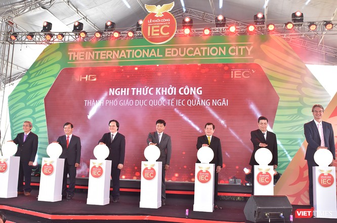 Sáng 31/3, Bộ GD-ĐT, UBND tỉnh Quảng Ngãi và Tập đoàn Nguyễn Hoàng (NHG) đã chính thức khởi công dự án “Thành phố giáo dục quốc tế - IEC (The International Education City) đầu tiên tại Việt Nam ở TP Quảng Ngãi.