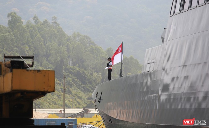 Tàu khu trục RSS INTREPID-Hải quân Singapore đã đến Đà Nẵng ảnh 10