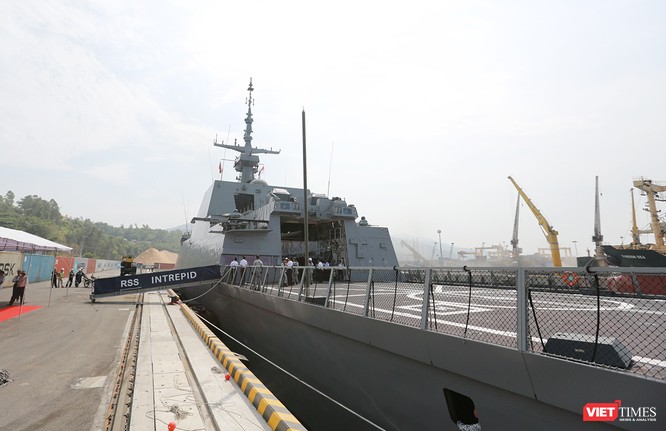 Tàu khu trục RSS INTREPID-Hải quân Singapore đã đến Đà Nẵng ảnh 8