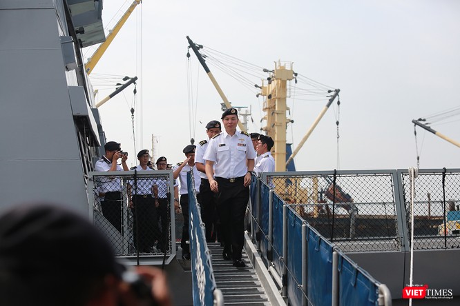 Tàu khu trục RSS INTREPID-Hải quân Singapore đã đến Đà Nẵng ảnh 3
