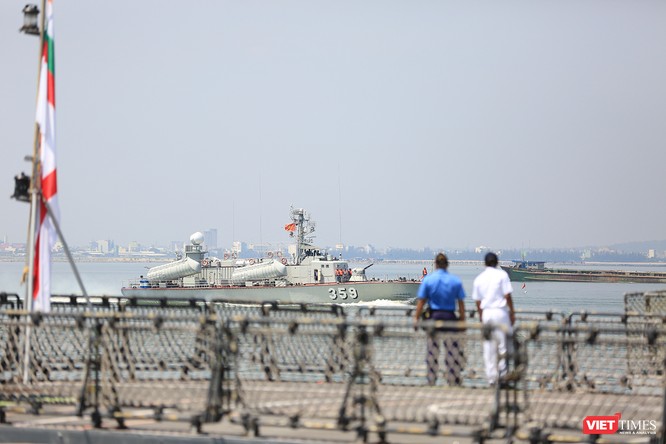 Sức mạnh của tàu hộ vệ tên lửa INS Kamorta và “siêu hậu cần” INS Shakti-Hải quân Ấn Độ ở Đà Nẵng ảnh 16