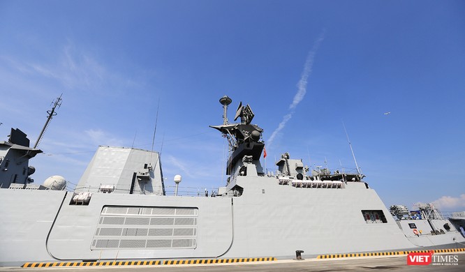 Cận cảnh chiến hạm INS Sahyadri (F-49) của Hải quân Ấn Độ tại Đà Nẵng ảnh 4