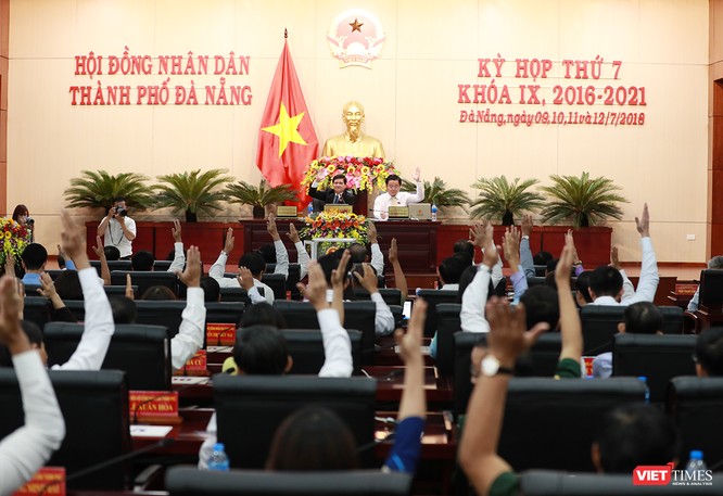 Những khoảnh khắc phiên bầu nhân sự chủ chốt của thành phố Đà Nẵng ảnh 24
