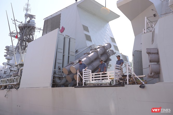 Xem sức mạnh của đội tàu Hải quân Canada tại Đà Nẵng ảnh 7
