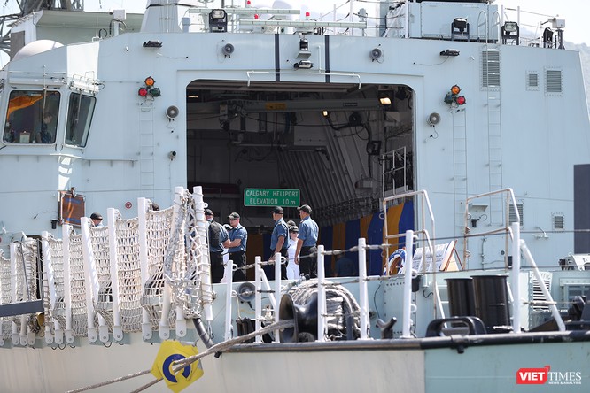 Xem sức mạnh của đội tàu Hải quân Canada tại Đà Nẵng ảnh 12