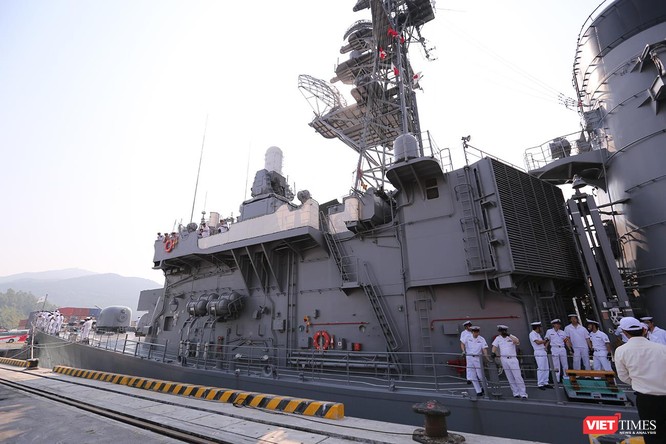 Cận cảnh cặp chiến hạm Nhật Bản vừa cập cảng Tiên Sa ảnh 13
