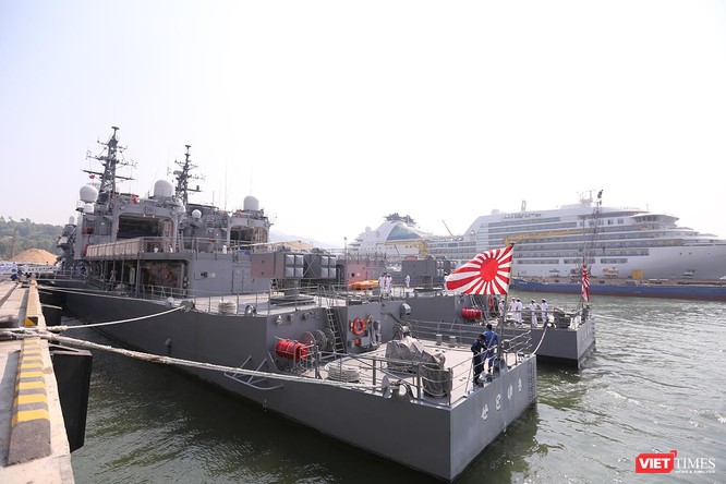 Cận cảnh cặp chiến hạm Nhật Bản vừa cập cảng Tiên Sa ảnh 4