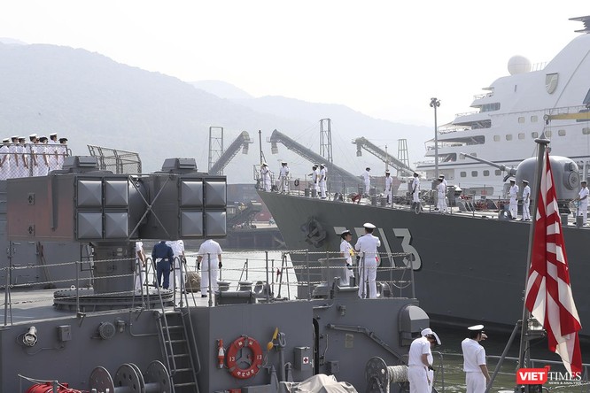 Cận cảnh cặp chiến hạm Nhật Bản vừa cập cảng Tiên Sa ảnh 21