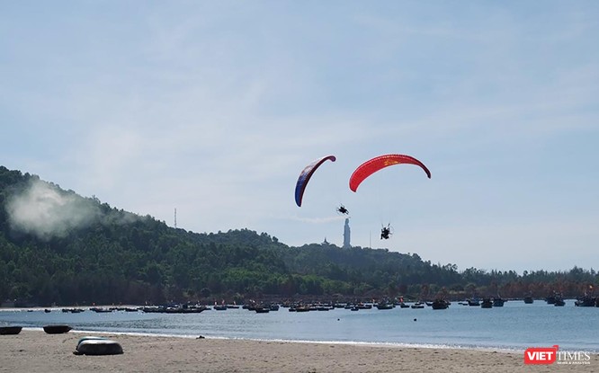 Ngắm những cánh dù “Bay trên Tiên Sa” ở Đà Nẵng ảnh 20