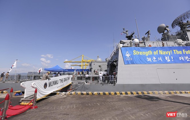 Đội tàu khu trục Hải quân Hàn Quốc chính thức thăm Đà Nẵng ảnh 12