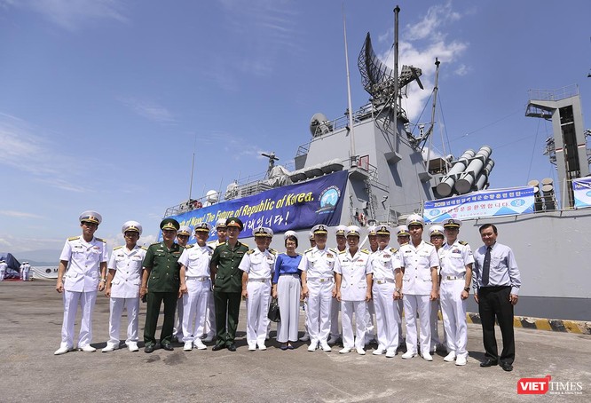 Đội tàu khu trục Hải quân Hàn Quốc chính thức thăm Đà Nẵng ảnh 28