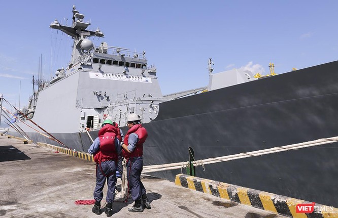 Đội tàu khu trục Hải quân Hàn Quốc chính thức thăm Đà Nẵng ảnh 5