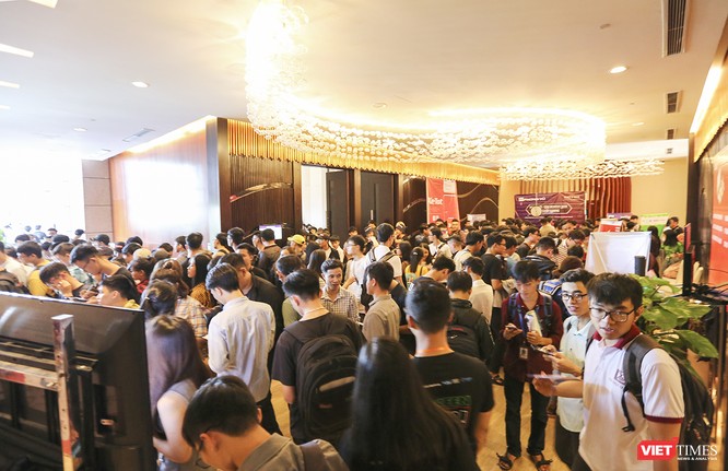 Gần 1.000 người yêu công nghệ đến Đà Nẵng để “trải nghiệm” DevFest-Hackathon 2019 ảnh 1