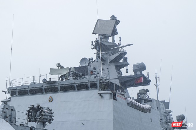 Cận cảnh chiến hạm tàng hình đa nhiệm Hải quân Ấn Độ ở Đà Nẵng ảnh 9