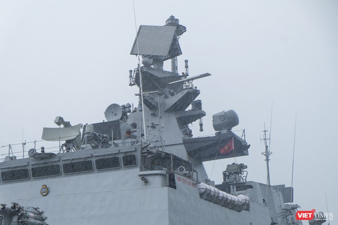 Cận cảnh chiến hạm tàng hình đa nhiệm Hải quân Ấn Độ ở Đà Nẵng ảnh 6