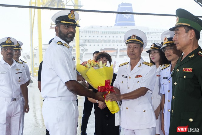 Cận cảnh chiến hạm tàng hình đa nhiệm Hải quân Ấn Độ ở Đà Nẵng ảnh 11