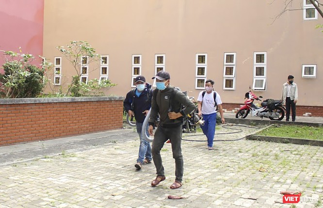 Ảnh: Ngày đầu sinh viên ở Đà Nẵng đến trường sau 4 tuần nghỉ phòng dịch COVID-19 ảnh 16