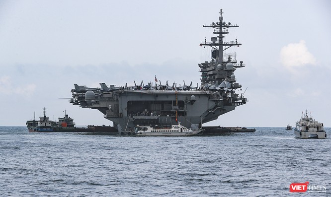 Cận cảnh sức mạnh tàu sân bay USS Theodore Roosevelt của Hải quân Hoa Kỳ ở Đà Nẵng ảnh 5