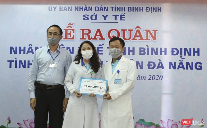 Ảnh: Đoàn cán bộ Y tế tỉnh Bình Định lên đường chi viện cho Đà Nẵng chống dịch COVID-19 ảnh 4