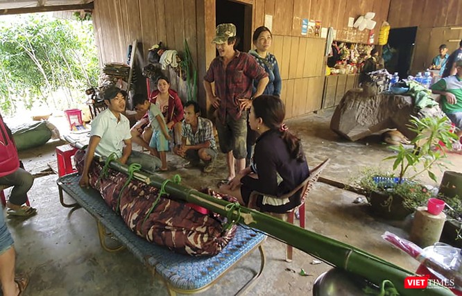 Cận cảnh cứu hộ nạn nhân sạt lở đất ở Trà Leng ảnh 17