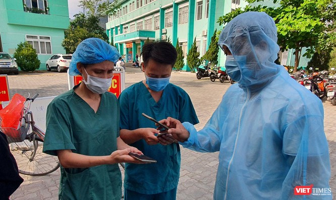 Ảnh: 100 y bác sĩ đầu tiên của Đà Nẵng được tiêm vaccine COVID-19 ảnh 2