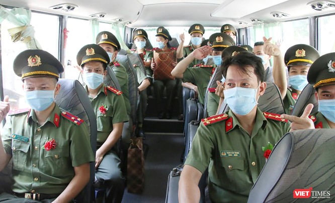 Đoàn bác sĩ Bệnh viện 199 Đà Nẵng lên đường chi viện cho TP. HCM chống dịch COVID-19 ảnh 7