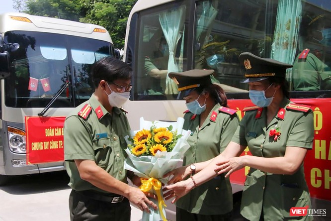 Đoàn bác sĩ Bệnh viện 199 Đà Nẵng lên đường chi viện cho TP. HCM chống dịch COVID-19 ảnh 4