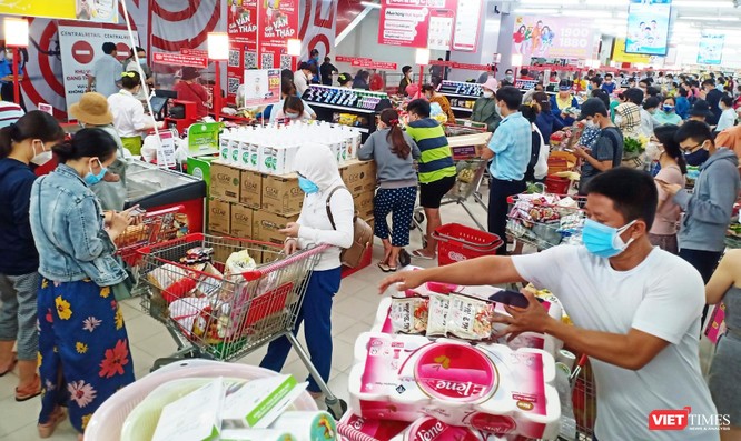 Đà Nẵng: Người dân đổ xô “vét sạch” siêu thị, sau thông tin TP có thể phong tỏa cứng trong 7 ngày ảnh 7