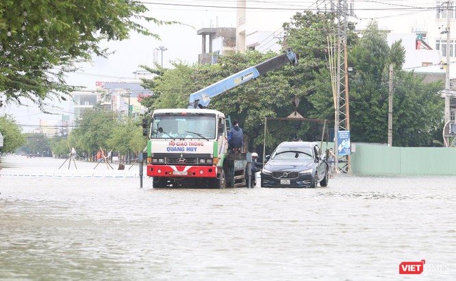 Quảng Nam: Mưa lớn nhấn chìm TP Tam Kỳ sâu trong nước ảnh 4