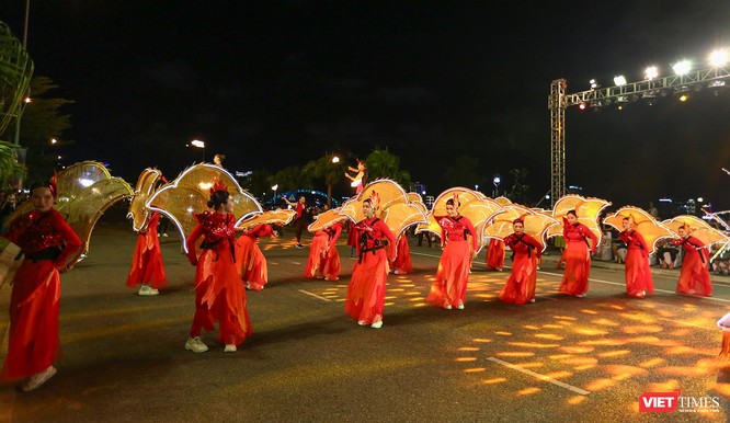 Ảnh: Đà Nẵng sôi động với lễ hội Carnival đường phố 2022 ảnh 4