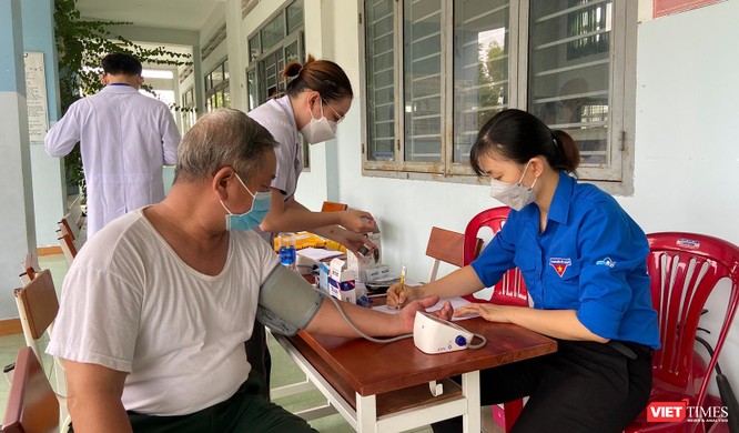 Hội Thầy thuốc trẻ Việt Nam khám, cấp thuốc miễn phí cho hơn 3.200 công nhân tại 6 tỉnh, thành ảnh 13