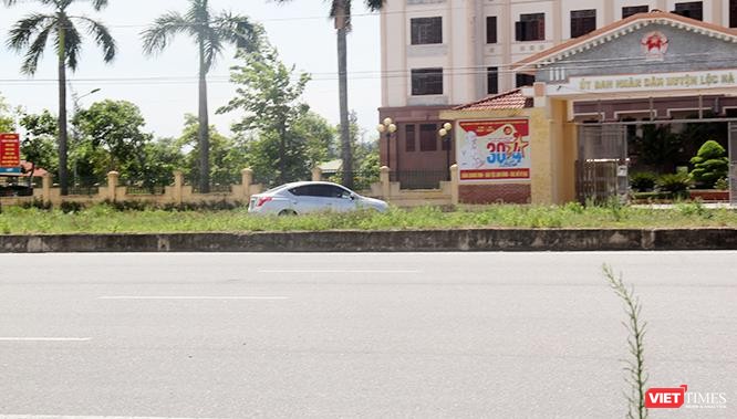 Hoảng sợ nhìn cách chạy xe “không giống ai” ở huyện Lộc Hà (Hà Tĩnh) ảnh 1