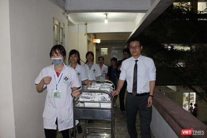 Hội Truyền thông số VN và công ty Don Chicken trao 900 suất quà thiện nguyện tại Bệnh viện 19-8 ảnh 6