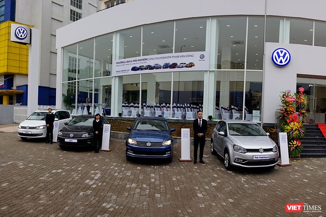 Hai showroom của đại lý 4S VW AutoHaus đồng loạt khai trương tại Hà Nội ảnh 1